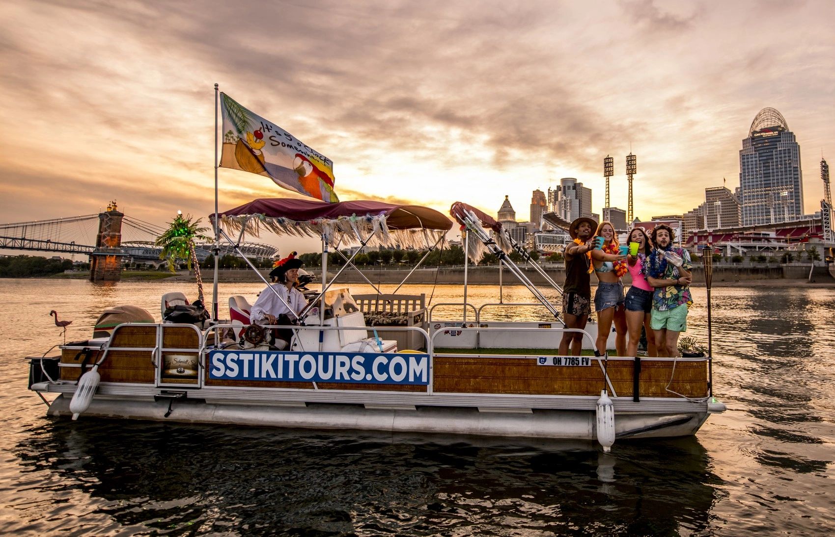 Private cruises on the Ohio River in Cincinnati