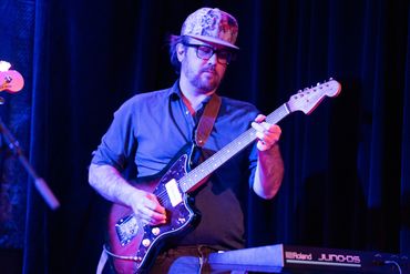 REALITY BYTES BAND RYAN NORRIS PLAYING GUITAR LIVE 90S TRIBUTE ROCK COVER BAND CHICAGO