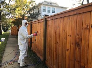 www.southernhomedeck.com, Staining a Wooden Fence