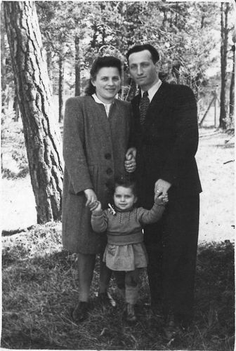Sam, Esther, and Faiga Goldberg in 1947