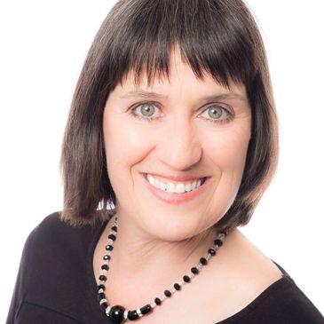 Kathryn Connolly, astrology bio and education, training