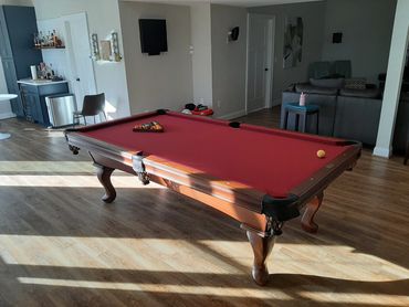 Simonis Burgundy 760 on an Ohlausen table