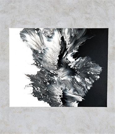 A Dance of Contrasting Currents