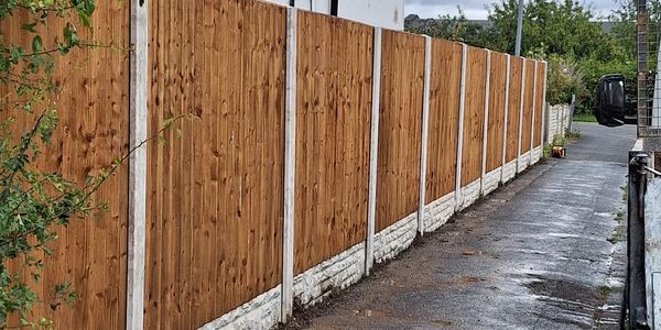 Quality  fencing  panels feather edge 4 batting  panels 