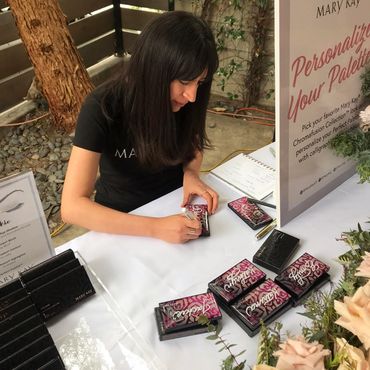 hand lettering
calligraphy 
activation
live calligraphy event
Mary Kay