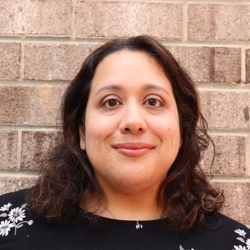 Keren Alvarado: Blue Box Psychotherapy's bilingual intern. Offering sex, trauma & neurodiverse care