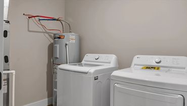 In-unit washer and dryer, N Jefferson St student townhome