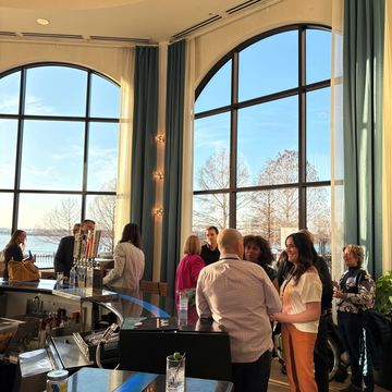 Keynote speaker coaching and training designed for professional speakers to increase bookings and fees