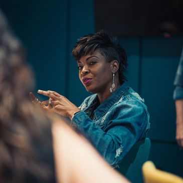 Jade Simmons, transformational keynote speaker and world-class concert artist at Bookable Speakers