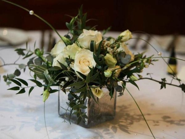 crackle square white rose table arrangement