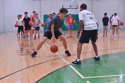 Professional Basketball Coach Darryl McCoy giving instruction / coaching at a Destined for Greatness