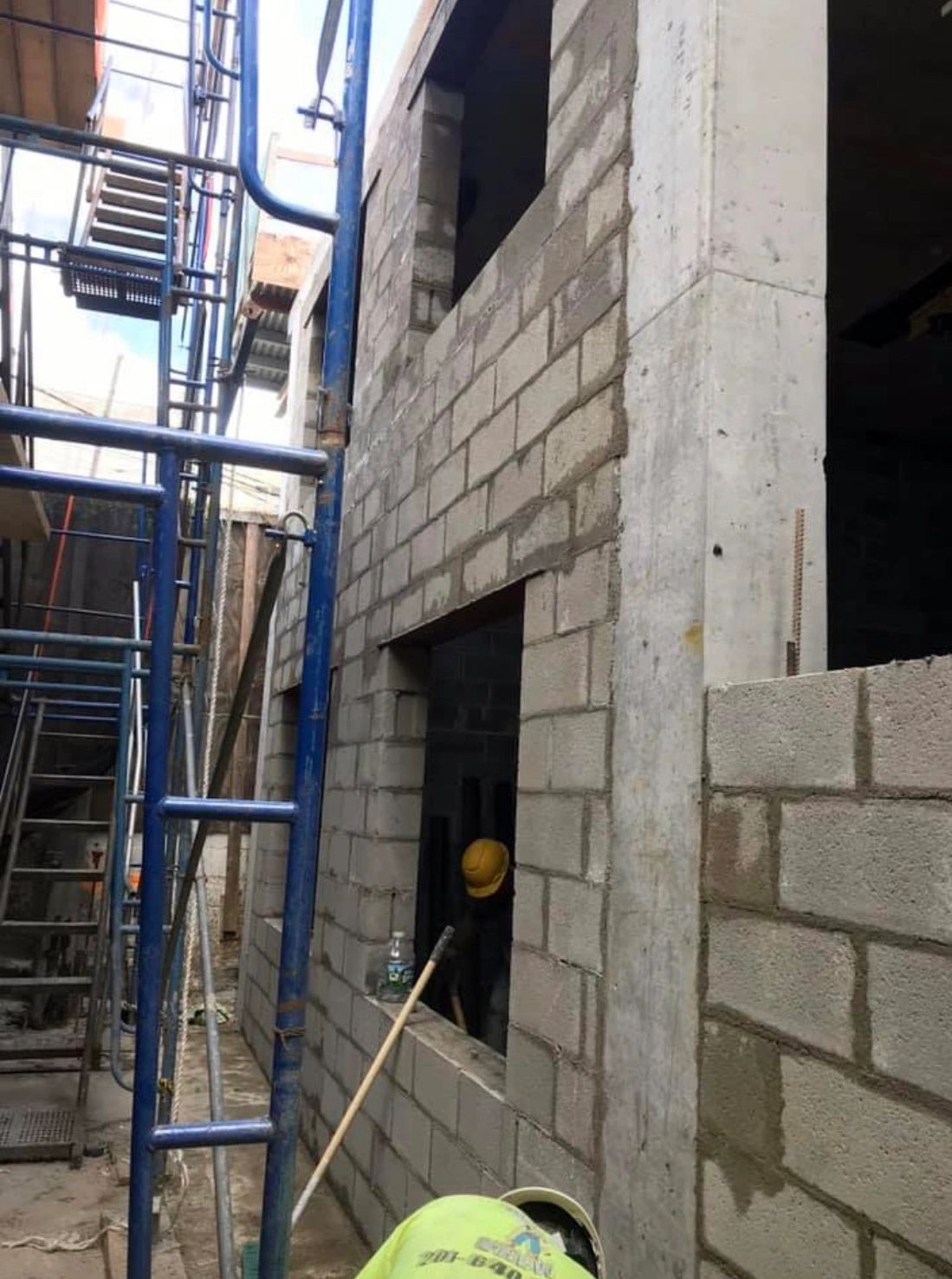 Massonry wall scaffolding work
