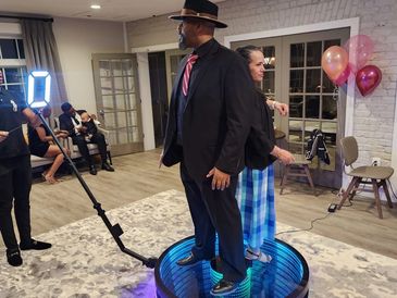 Glass led 360 photo booth