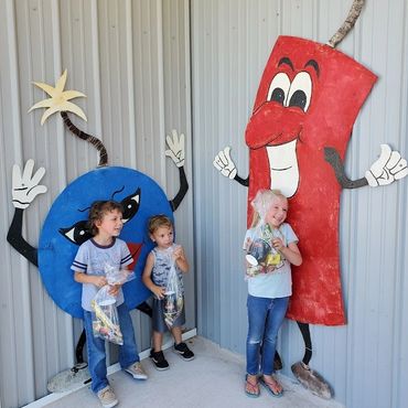 Boomer & Smokette KaBoom Fireworks Maud, Oklahoma