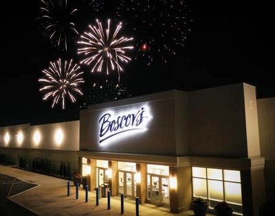 Mall Sealcoating, Parking Lot Sealcoating, Asphalt Sealcoating, Line Striping, Concrete, Asphalt