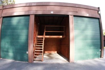 Garage unit with loft