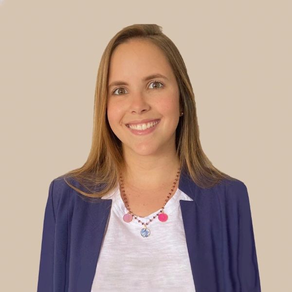 Abogada con experiencia en  tramites migratorios