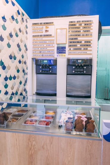 Heladería LA PECERA, decoración de escamas de pez, taiyakis, helado soft y toppings súper trendy