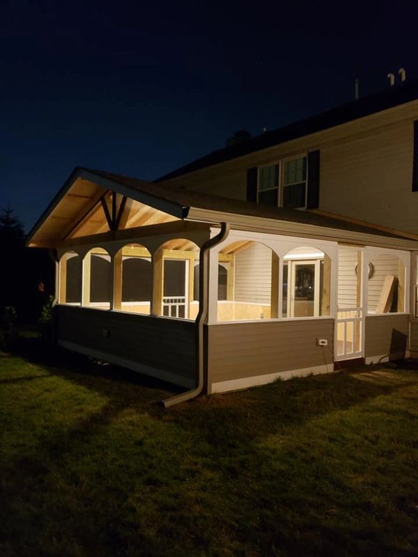 18x20 screened in porch at night