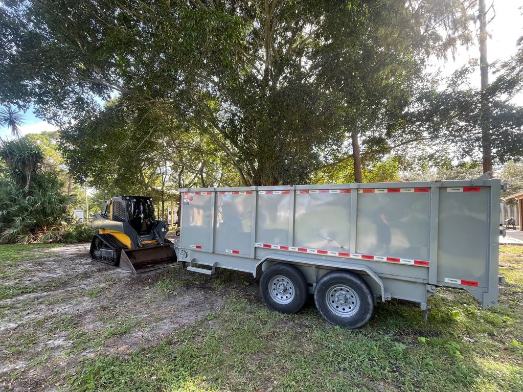 2025 Dump Trailer
7x16
Two 8,000 lbs axels
16,000 Weight capacity
Front hydraulic piston