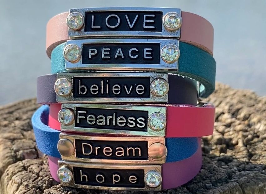 SnappBandZ of Different Words in Display