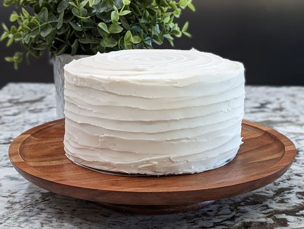 6-inch 3-layer cake, vanilla textured frosting