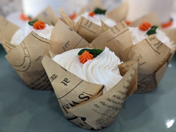 Carrot cupcakes, vanilla frosting