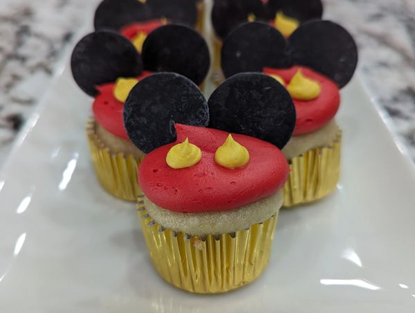 MINI Mickey Mouse cupcakes, vanilla cake, vanilla frosting, black candy wafers