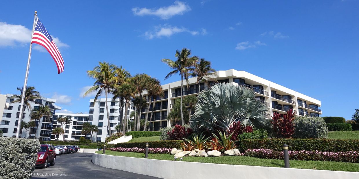 Carlton Place, 3140 South Ocean Blvd., Palm Beach, condos for sale, oceanfront building