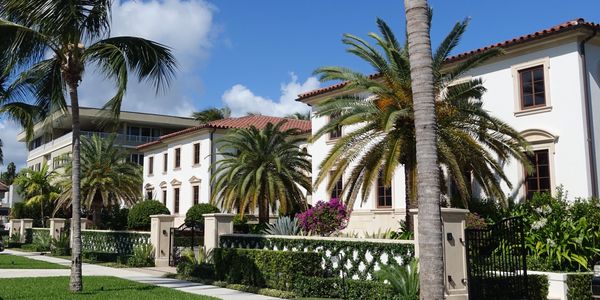 Palm Beach new construction homes and townhomes, view all listings, Plam Beach luxury condominiums