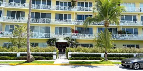 The Villas Palm Beach, 425 Worth Avenue, luxury condos for sale Palm Beach