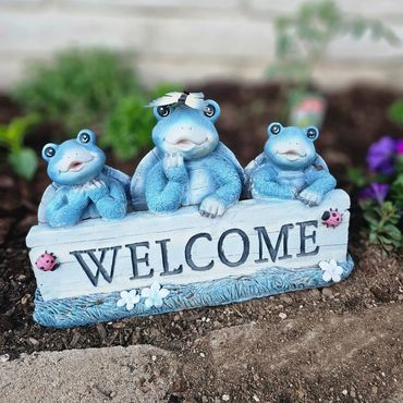 Welcome to the Out Back! Lots of friendly faces here.