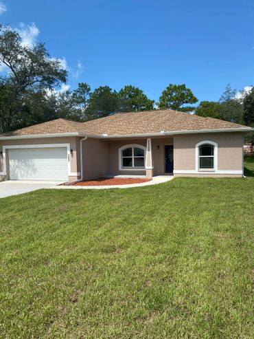 Seamless gutters installed on a house in weeki Wachee, Florida