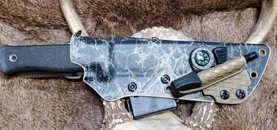 #6. BASIC RIG #2 WITH PATTERNED KYDEX FOR THE MAIN SHEATH.