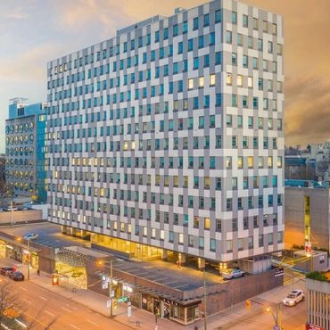 Vancouver Botox® Clinic, by Dr. Ward. CoolSculpting, SkinVive, SkinMedica, Juvederm, Botox.