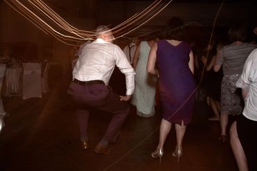 This dance floor is jumpin'.. vibe pics for life.