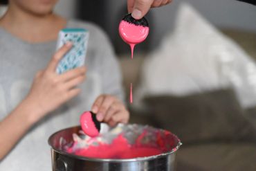 Attention grabbing family baking shoot