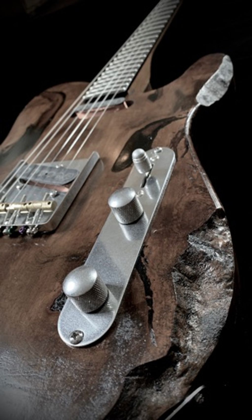 Handcrafted electric guitar