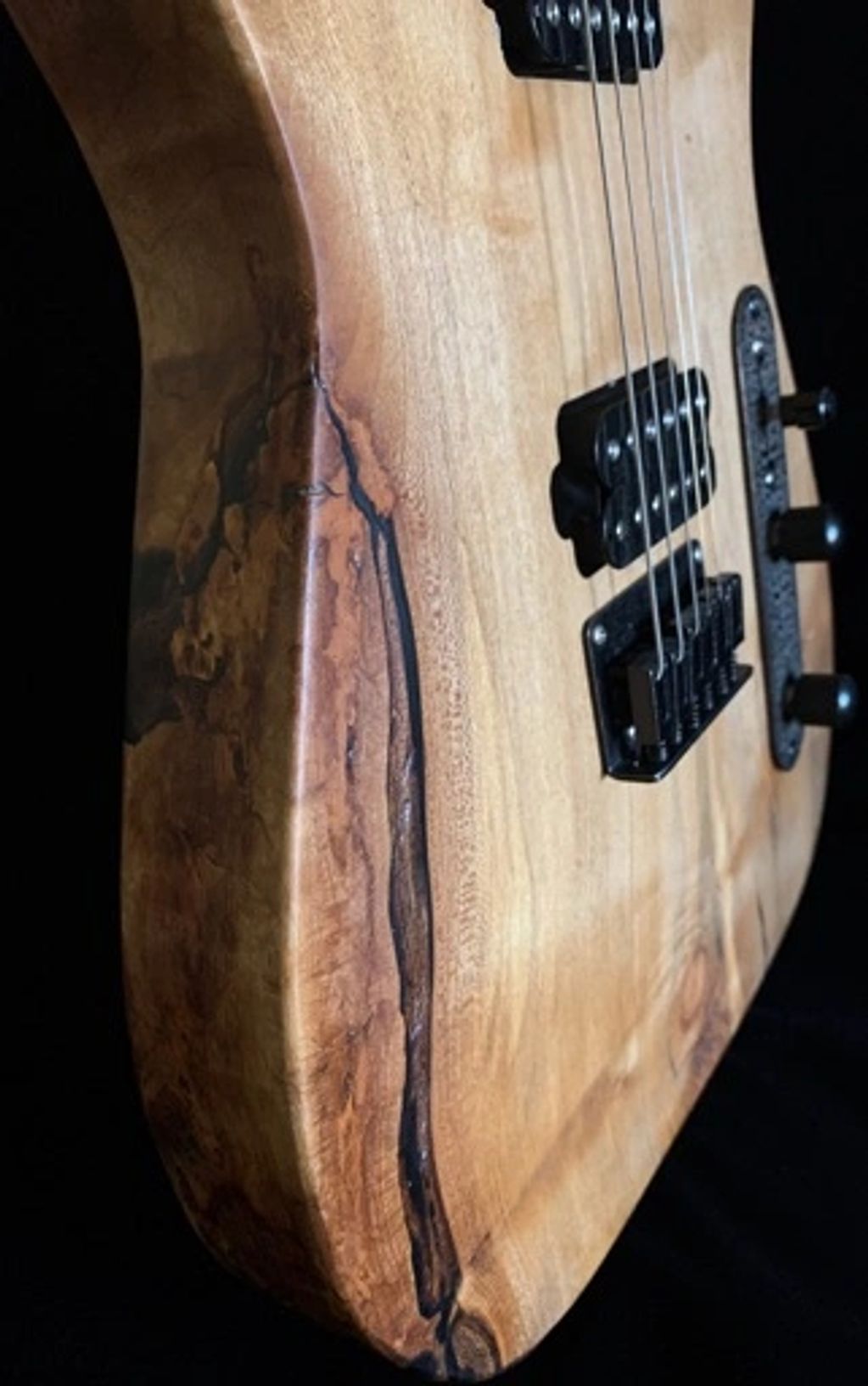 Handcrafted electric guitar