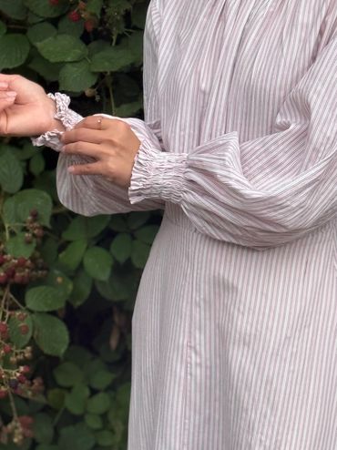 cotton striped dress, long ballon sleeves, smocked cuffs and gathered neck and waist, A line skirt