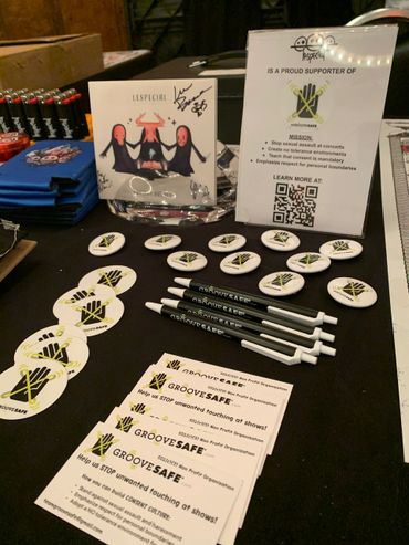 Merchandise table representation by the band Lespecial