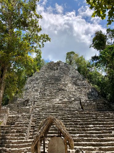 Primer grupo de estructuras en el sitio Coba.