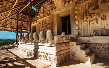Fasada exterior de la camara del rey en Ek Balam.