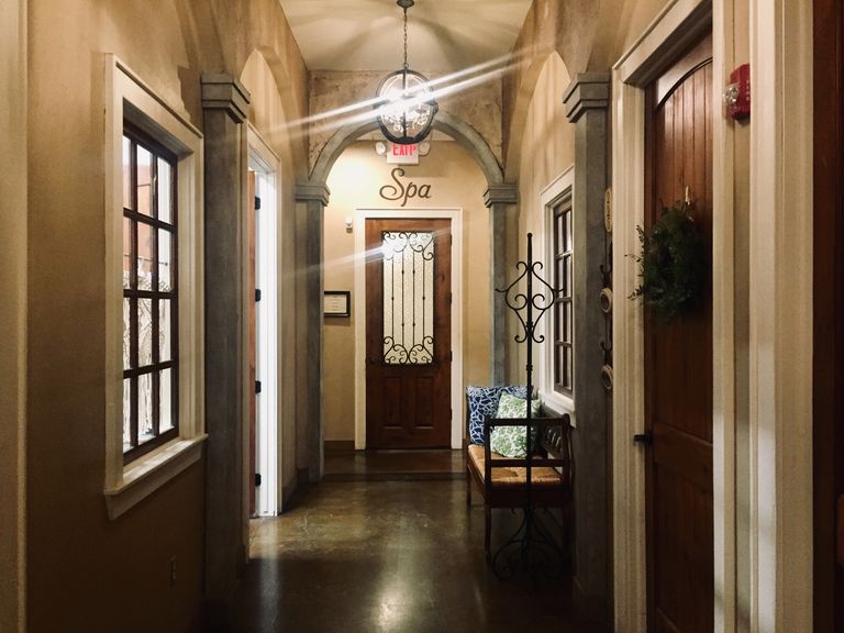 spa salon bella strada edmond okc oasis getaway facial massage microderm dermaplane sugaring waxing