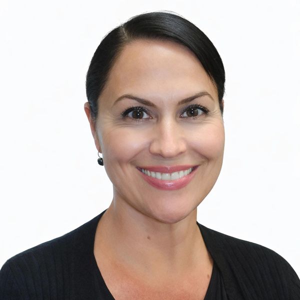 Paula Valverde
Sr. Escrow Assistant & Client Experience Specialist | Bilingual
People’s Title