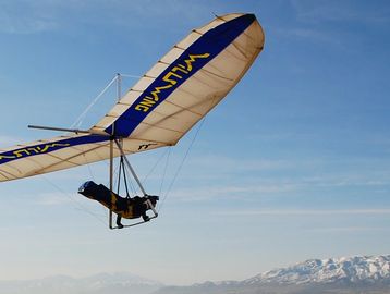 Ryan flying a U2 hang glider around the skies of Utah