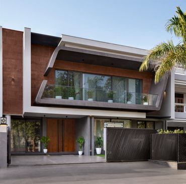 Architectural facade detail with Stonelam Laminam surfaces