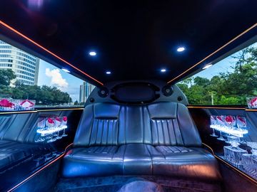 prom limos, wedding limos, quinceanera limo rental, book a wedding limo, book prom limos in Houston