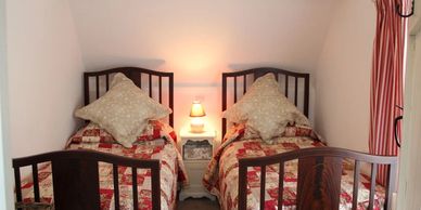 Cozy twin room adjacent to master bedroom