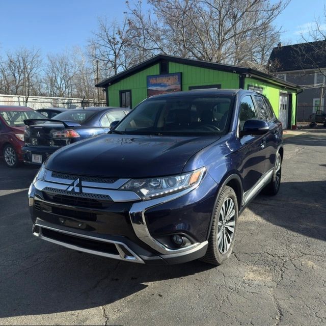 2019 Mitsubishi Outlander SE FWD's photo
